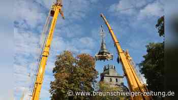 Sechs Tonnen am Haken: Kirchturmspitze im Landkreis Peine abgehoben