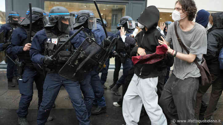 Proteste in Francia, il ministro dell’Interno blocca l’uso delle granate stordenti da parte degli agenti. La polizia avvia 18 indagini sulle accuse di abusi