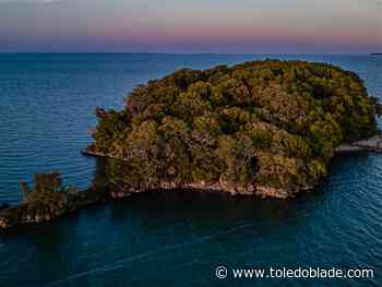 Metroparks Toledo helping conservation group buy historic Lake Erie island