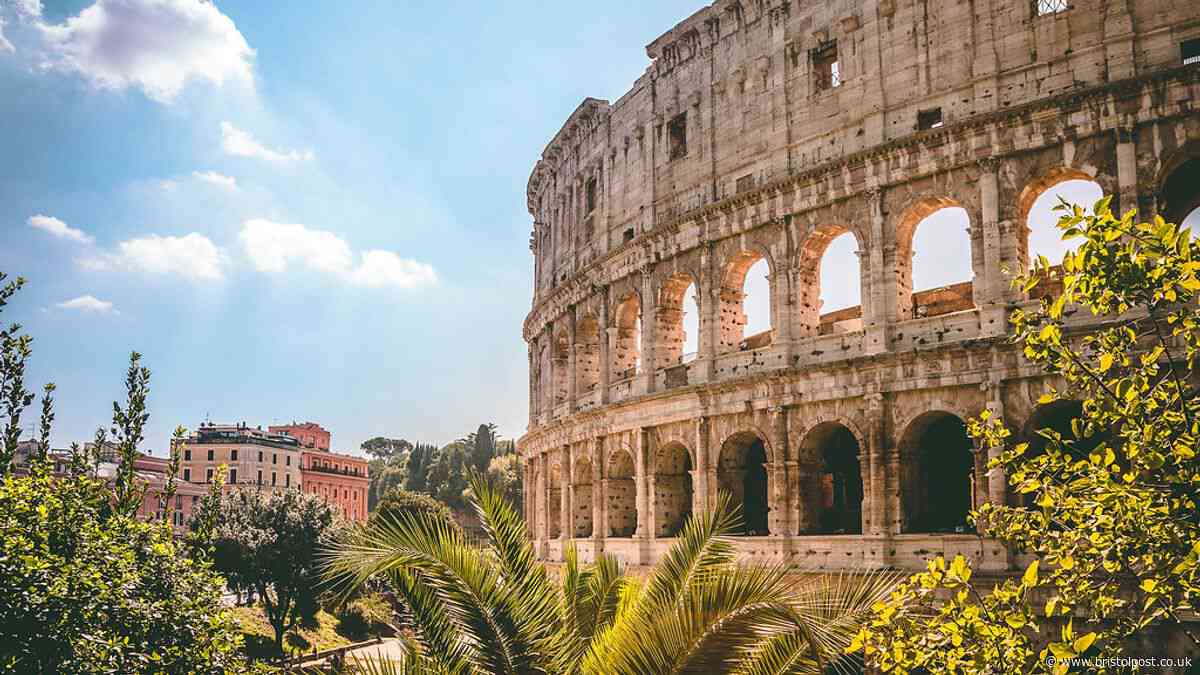 Holidaymakers save almost £400 on Euro city breaks by ditching DIY bookings, study claims