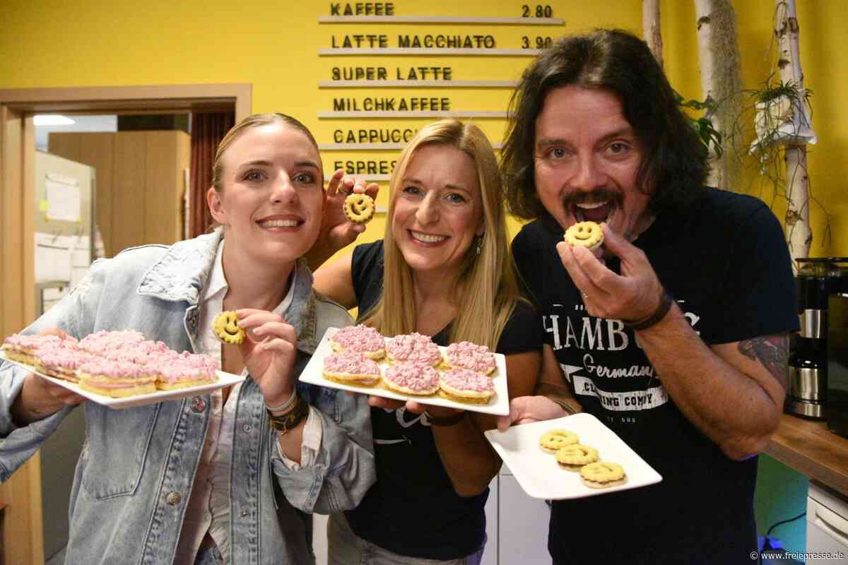 „Freie Presse“-Leser feiern Buchpremiere mit Stefanie Hertel im Vogtland: „Backtage sind Lieblingstage“