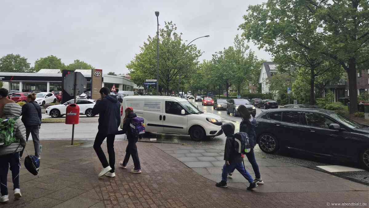 Anwohnerin in Sorge vor Rasern auf Schulwegen: „Fast von Laster überfahren“