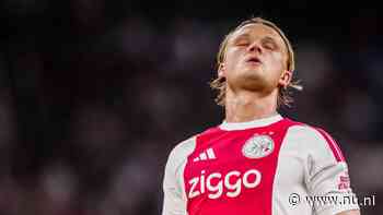 Ajax-spits Dolberg succesvol geopereerd aan knie: 'Deze blessure komt hard aan'