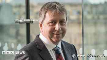 Edinburgh University principal announces plans to stand down