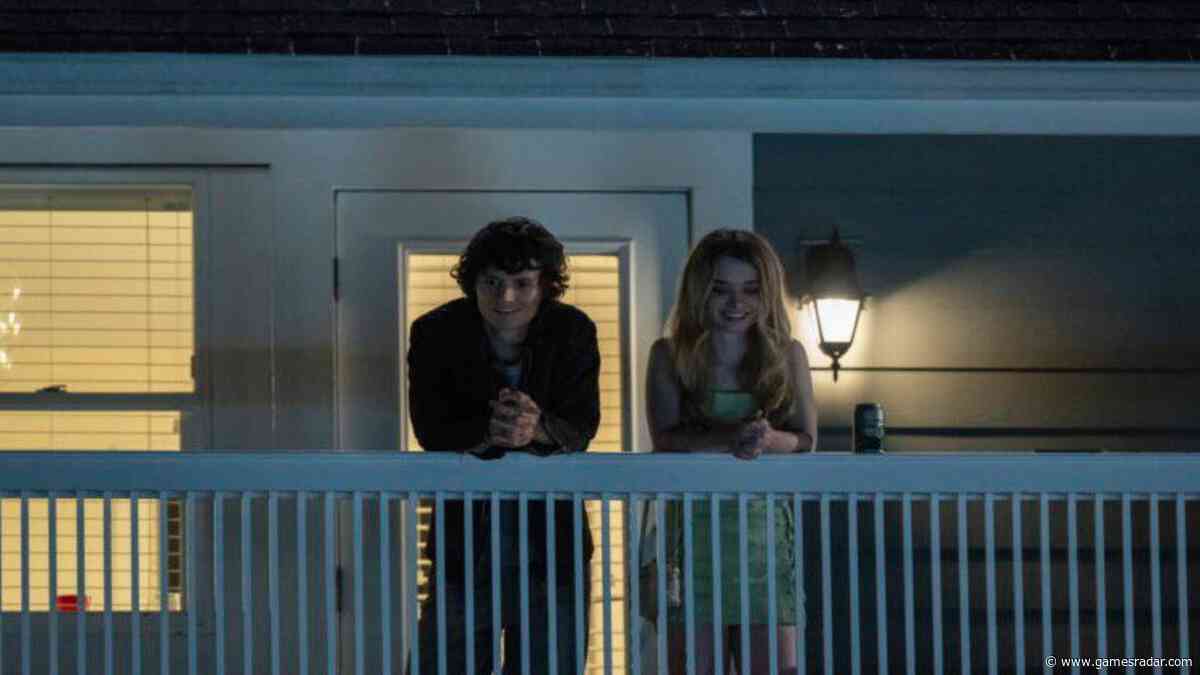 Carrie's Mike Flanagan explains why he chose to exclude one infamous scene