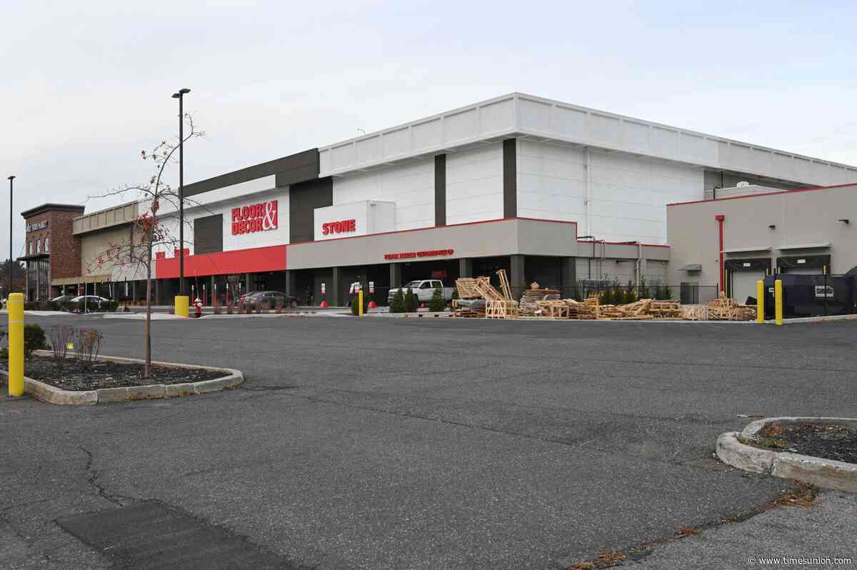 New Chick-fil-A, Starbucks planned near Colonie Center