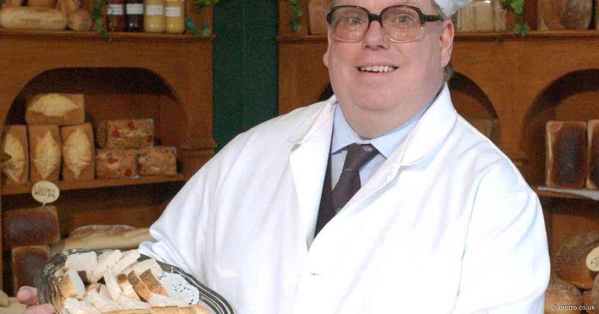 Coronation Street star Eric Potts admits making indecent images of children