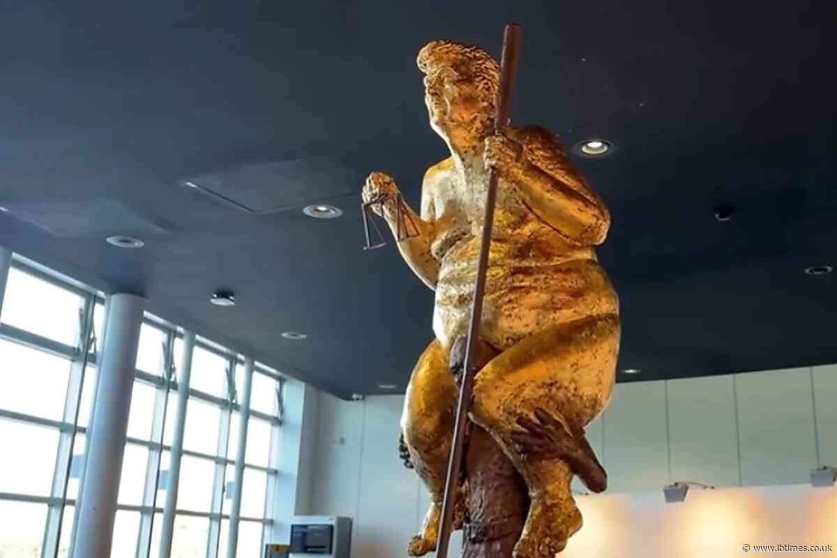 Naked Gold Trump Statue Appears in Strasbourg With Over 1,000 Mini Replicas Offered as 'Protest Tokens'