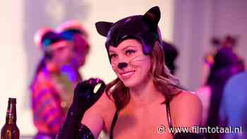 Deze prachtige actrice wordt de vrouw van Hugh Hefner in opvallende nieuwe film over het Playboy Mansion