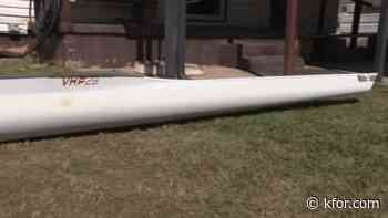 Two-seater team rowing boat found on I-35, metro man searching for owner