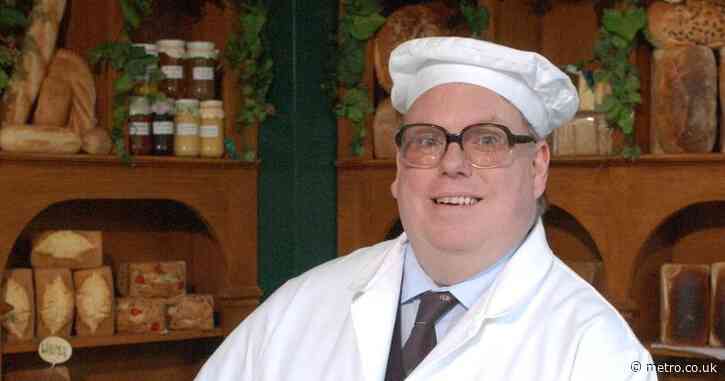 Coronation Street actor Eric Potts admits making indecent images of children