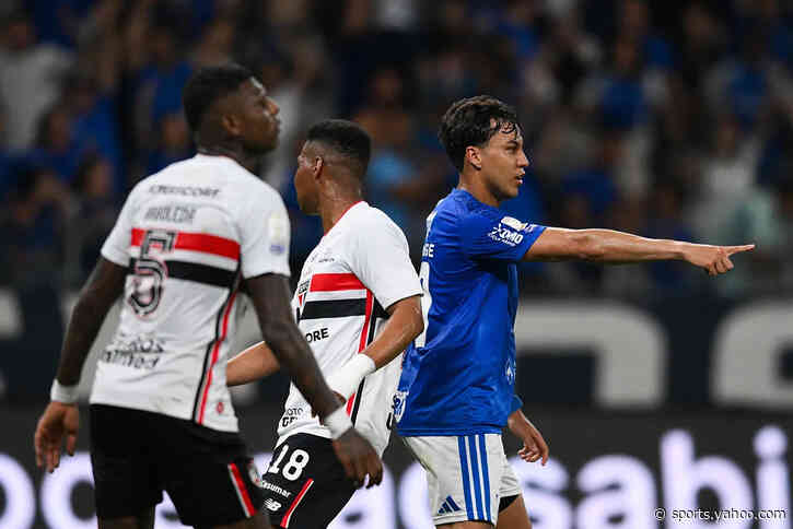 Cruzeiro beat São Paulo and move into the Brasileirão top four
