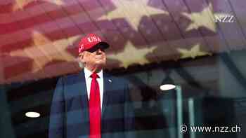 Donald Trump nutzte Steuergelder für Eigenwerbung. Jetzt krebst er zurück, aber die Kontroverse läuft weiter