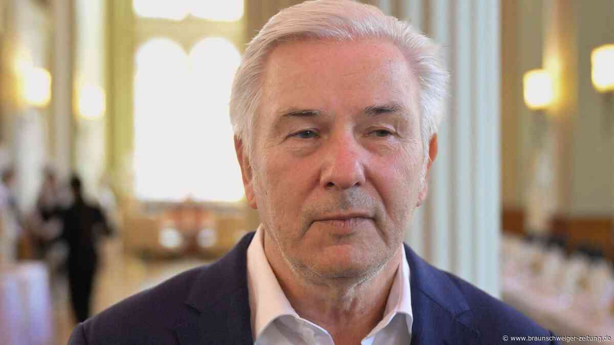 Berlins Ex-Regierender Wowereit räumt Fehler ein – „Seh‘ ich auch ein“