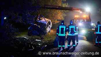 Unfall in Brandenburg: Auto kollidiert beim Überholen mit Mopeds – vier Tote