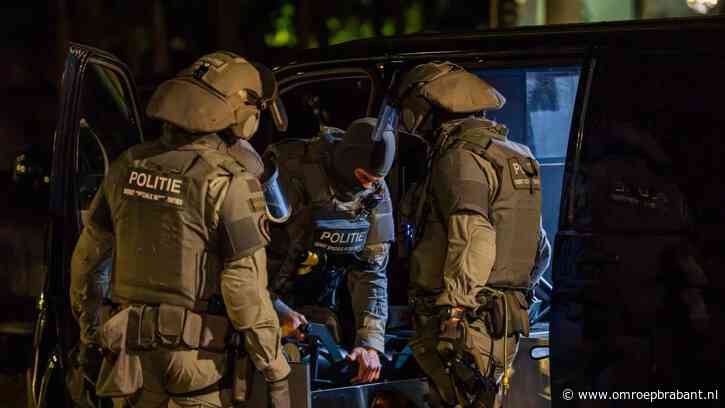 Arrestatieteam valt pand binnen in Geldrop, veel recherche aanwezig