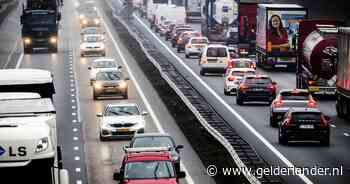 500 kilometer aan files door buien en ongelukken, meer dan twee keer zoveel als normaal