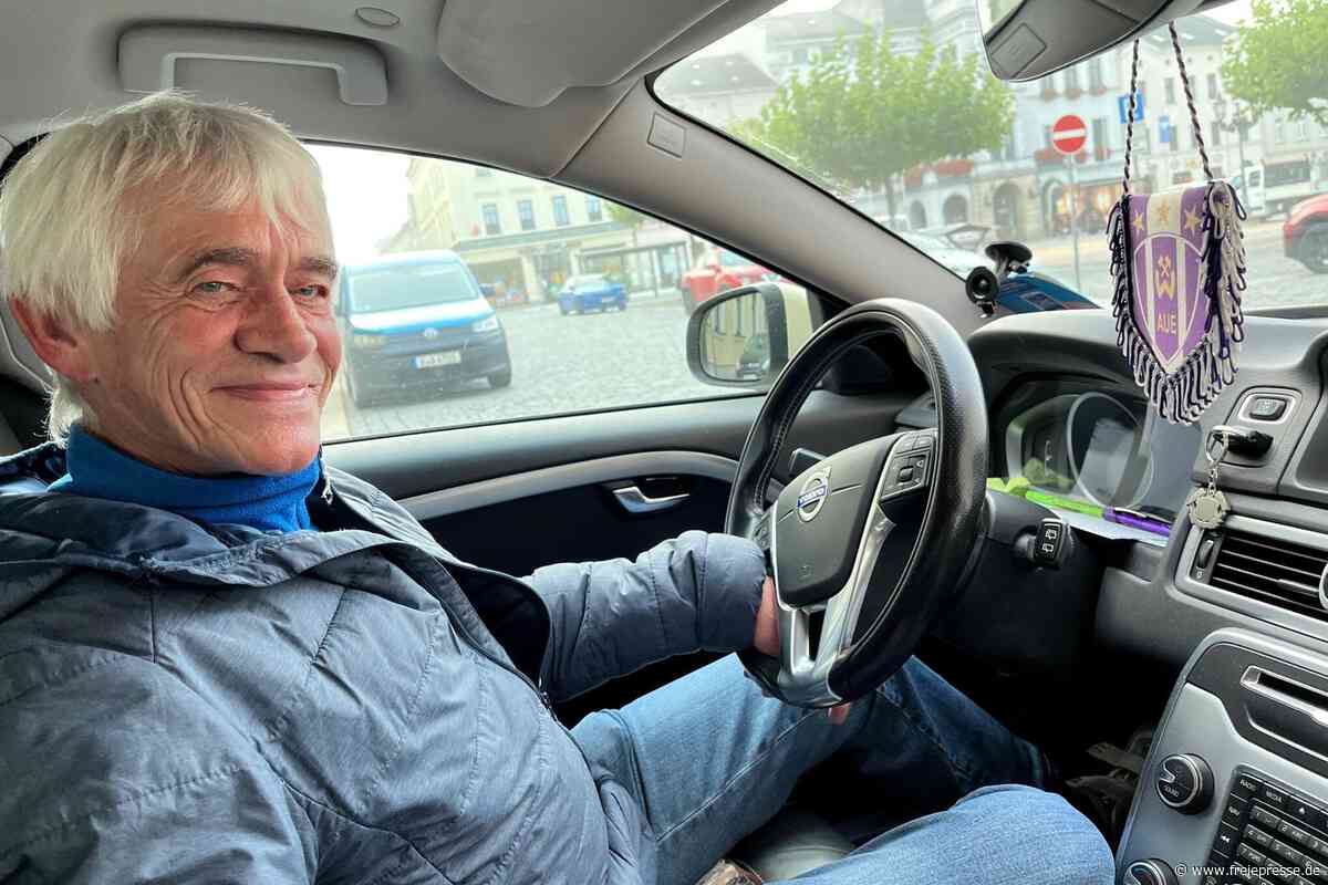 Das Taxi mit dem Aue-Wimpel: Was dieser Veilchen-Fan im Vogtland erlebt