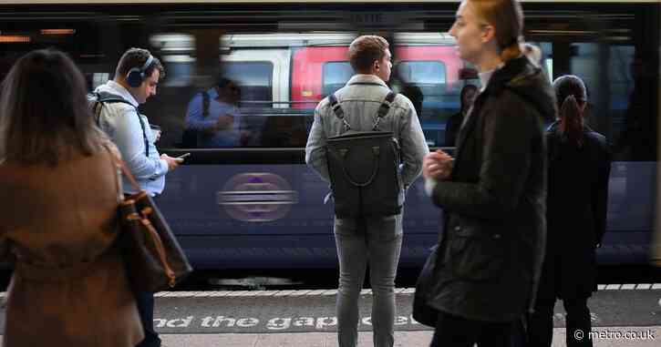 More travel misery on Elizabeth line after signal failure causes rush hour delays
