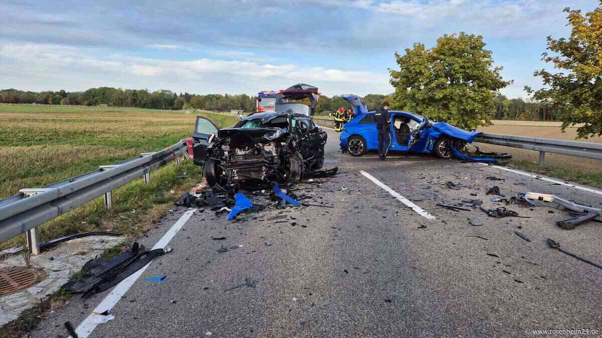 Unfallhergang noch unklar: Mann (59) stirbt bei Frontalzusammenstoß in Bayern