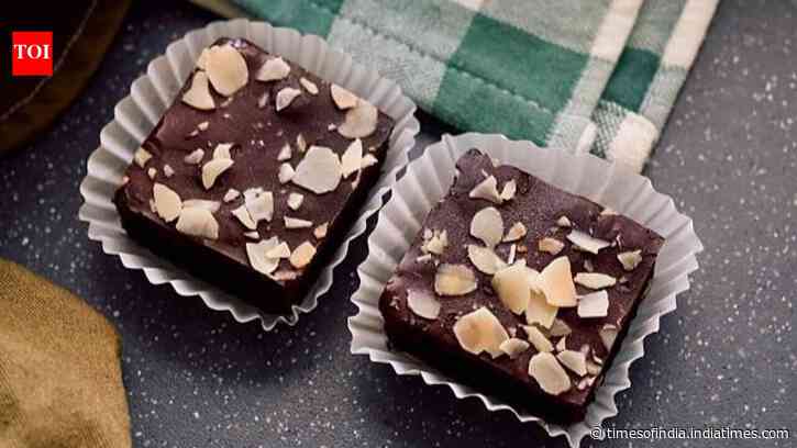 2-Ingredient almond fudge: Easy no-dairy recipe without refined sugar, butter or oil