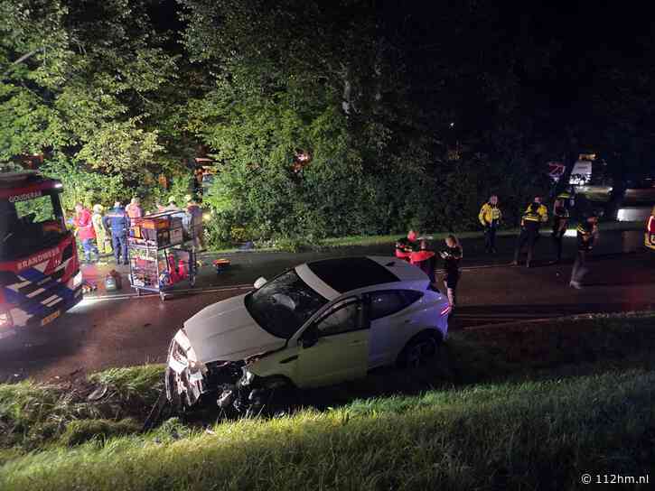 Ernstig ongeval op Rotterdamseweg in Gouda: vrouw uit auto bevrijd