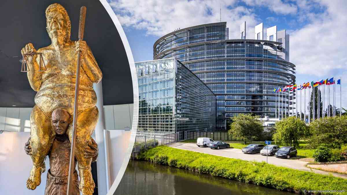 Gouden standbeeld van poedelnaakte Donald Trump bij Europees Parlement maakt tongen los