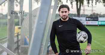 Deze amateurvoetballer zit wekelijks uren in de auto om in Hooge Zwaluwe te voetballen: ‘Doe hard mijn best’