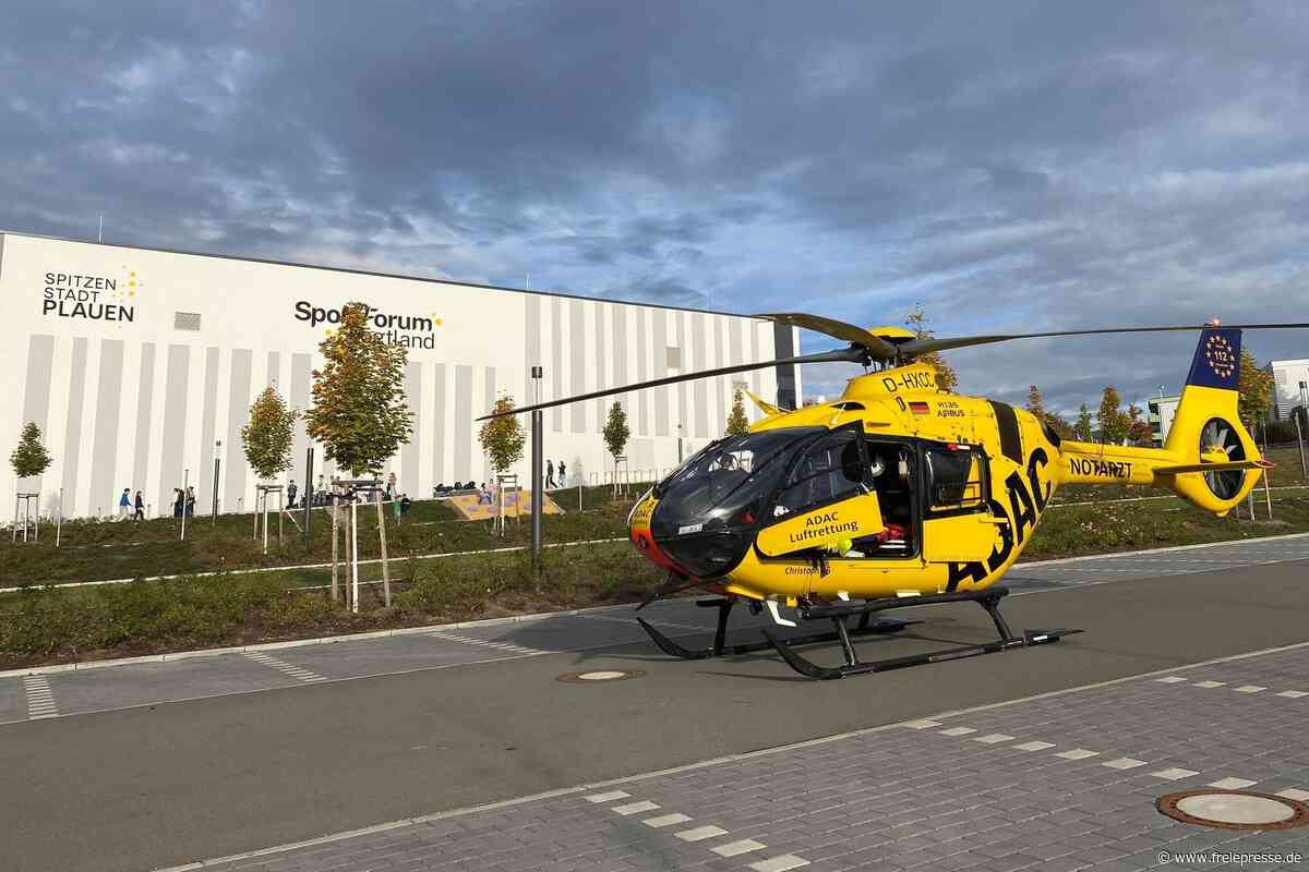 Rettungshubschrauber landet vor Plauener Sportforum: Das ist der Grund