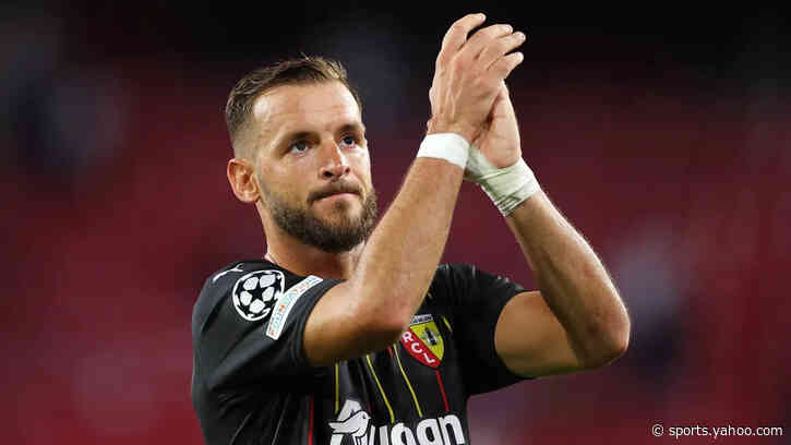 ‘I didn’t know if I was going to continue my career’ – Lens’ Jonathan Gradit on recovery from leg break
