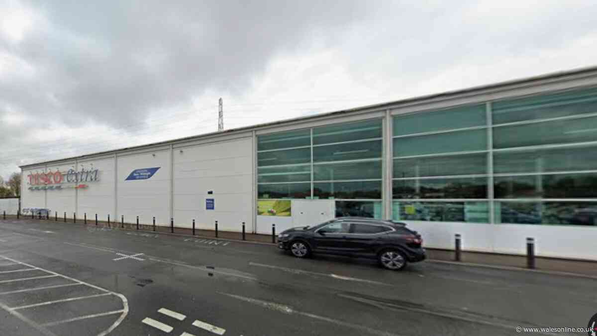 Police incident closes Cardiff road - live updates