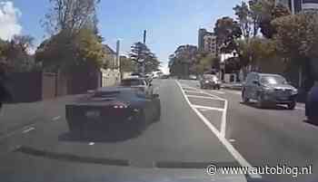 Lamborghini Aventador crasht na domme inhaalactie