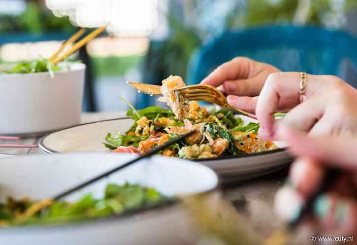 Smaakt eten lekkerder als je het met je handen eet? ‘Met mes en vork hou je informatie voor jezelf achter’