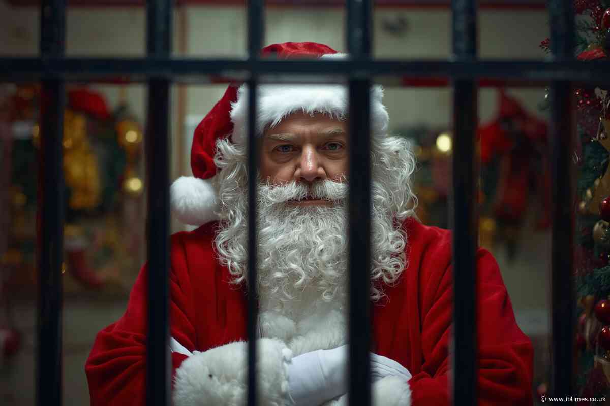 Florida Community 'Santa Claus' Actor Arrested After Being Charged With 16 Counts of Child Pornography