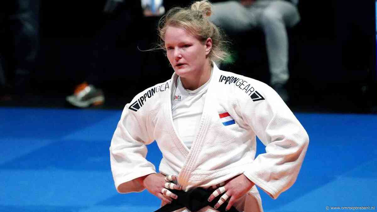 Sanne van Dijke klopt nummer één, maar strandt op WK in achtste finale