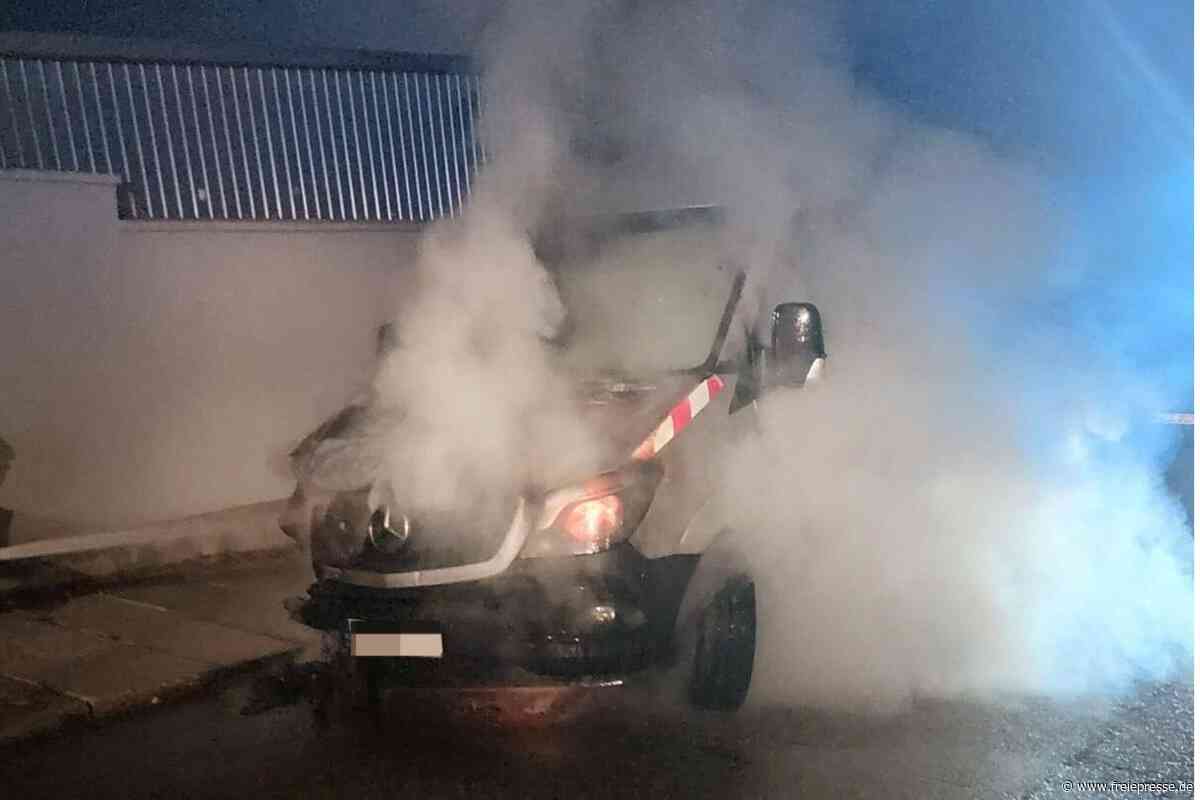 Autos in Flammen: Brandserie sorgt in Burgstädt für Unruhe