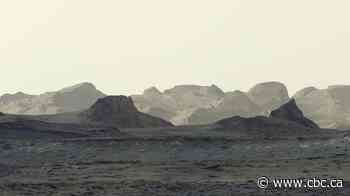 NASA's Curiosity rover takes striking image of dawn on Mars