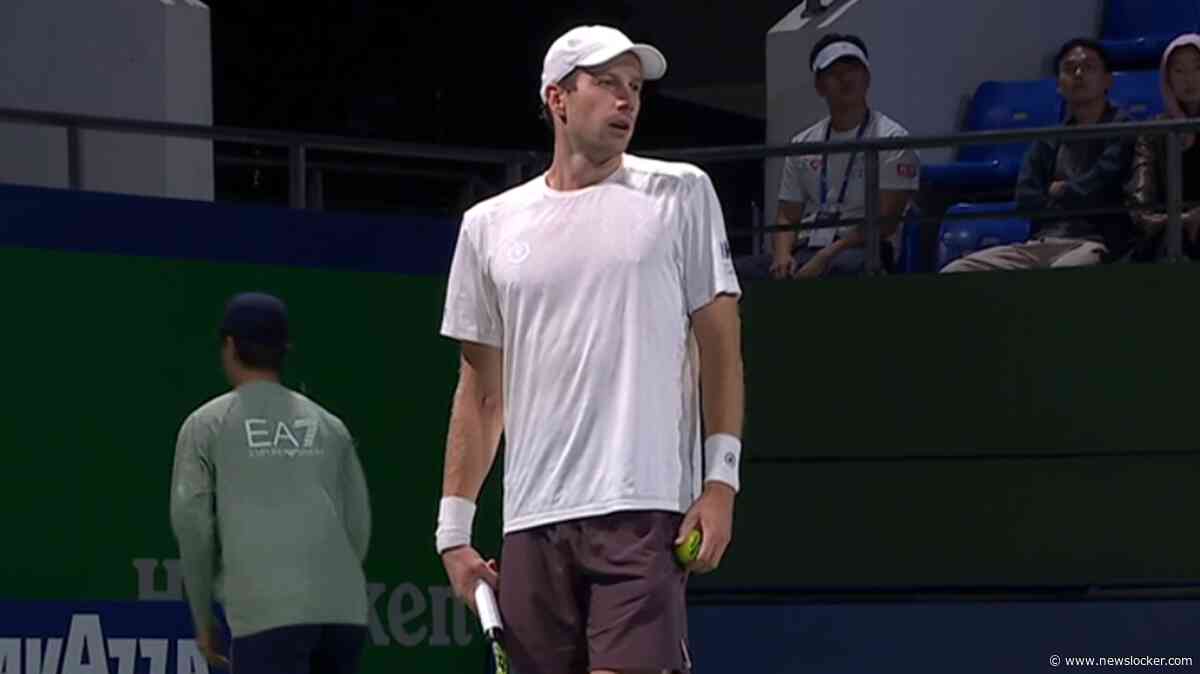 Botic van de Zandschulp slaat keihard terug na valse start in Shanghai