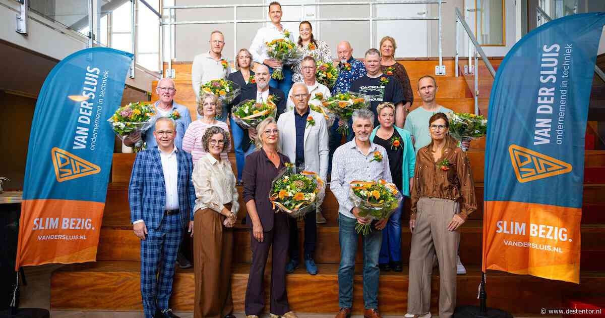 Zestien jubilarissen bij Van der Sluis: samen ruim 500 dienstjaren