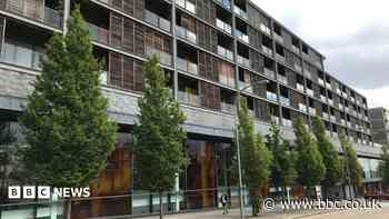Flat residents unconvinced by latest cladding move