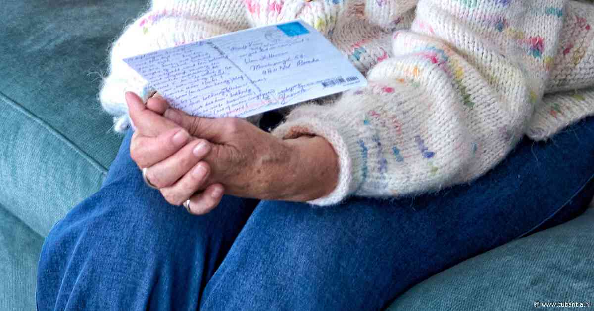 Els (80) krijgt al 7 jaar mysterieuze brieven over overleden man Wim: ‘Zo achterbaks’