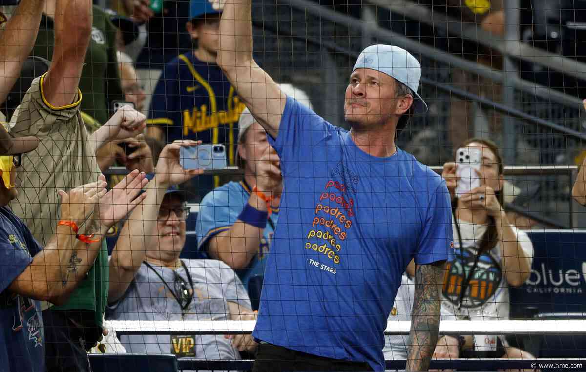 Watch Tom DeLonge get emotional as baseball stadium full of Padres fans sing Blink-182’s ‘All The Small Things’