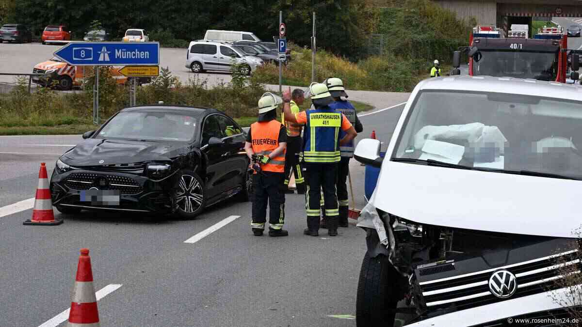 Wendemanöver an Frasdorfer Autobahnzufahrt endet mit Unfall