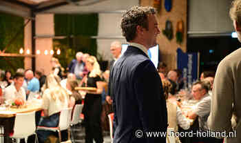 Voedselmakers en politici aan tafel tijdens Noord-Hollands Streekdiner