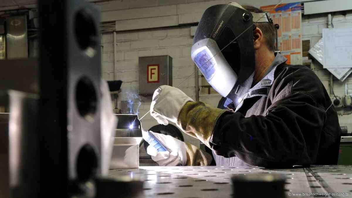 Metall-Tarifauftakt in Niedersachsen ohne Annäherung