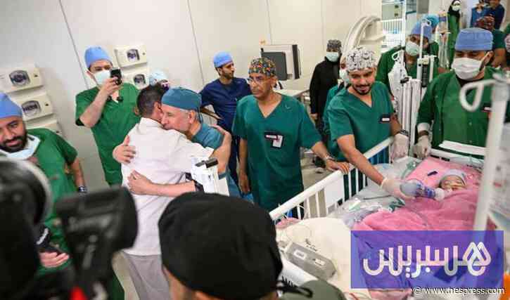أطباء سعوديون يفصلون توأما مغربيا