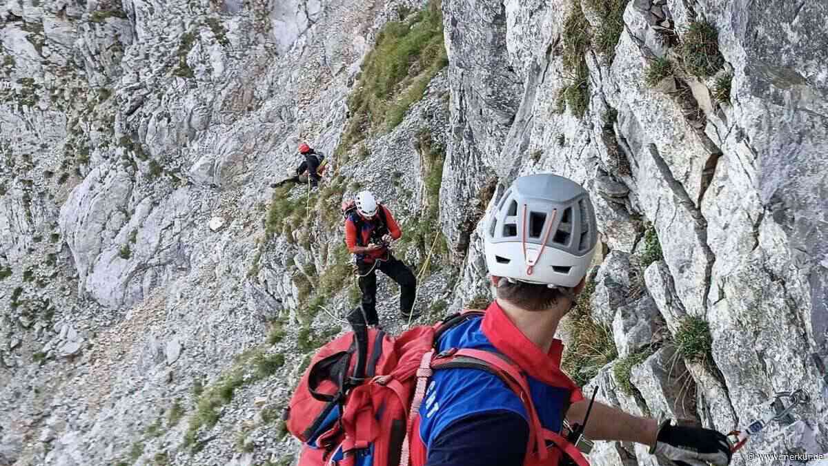 Eigentlich schon am Boden: Frau stürzt nach Route drei Meter über Felsen ab