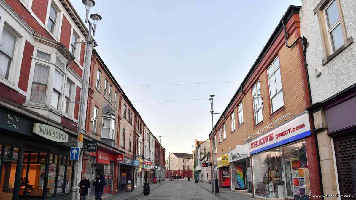 Plan to turn Bridgend Holland & Barrett that's been empty for years into bar