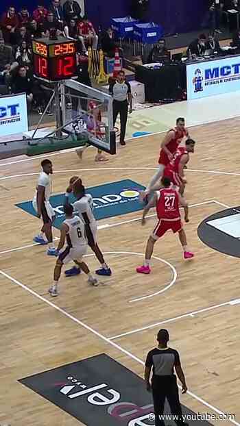 🇨🇱 Franco Morales always has something up his sleeve 🪄🔥 #FIBAWC