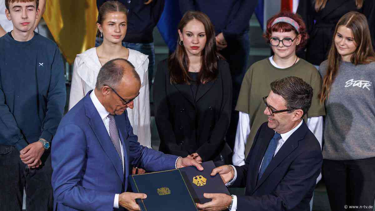 Premier Burnham in Berlin: Erfolgspolitiker im Kanzleramt - und Friedrich Merz